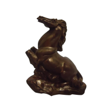 Лошадь на скале шоколадная