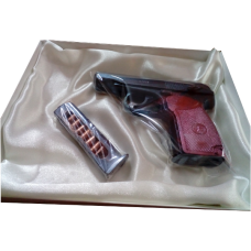 Подарок на 23 февраля шоколадный пистолет в подарочной упаковке